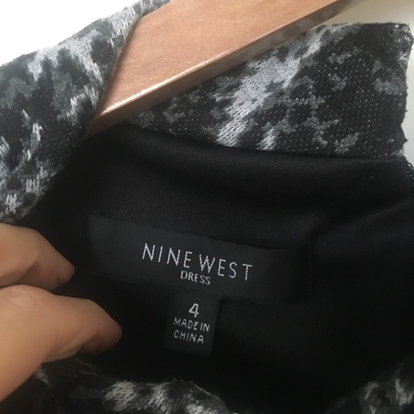 Snake print cap sleeve dress - Picture 3 of 4